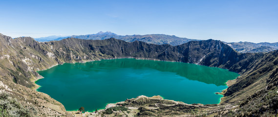 Panoramic view of the Quilotoa volcanic lake in Ecuador © Erlantz