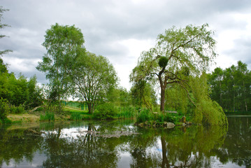 jardin du temple bouddhiste Dhagpo Kundreul Ling à biollet, puy-de-dome