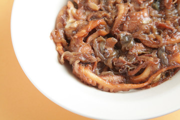 pulpo con cebolla