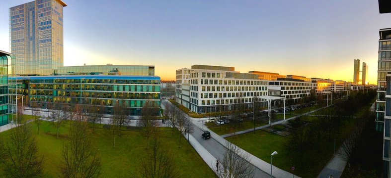 Sonnenuntergang in der Parkstadt Schwabing M&uuml;nchen