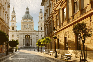 Fototapeta na wymiar St. Stephen's Basilica between Neoclassical architecture buildings, Budapest