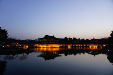 Obraz premium night view of korean traditional temple