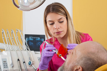 Dental polymerization on elderly patient