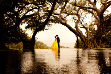 lakeside wedding dawn