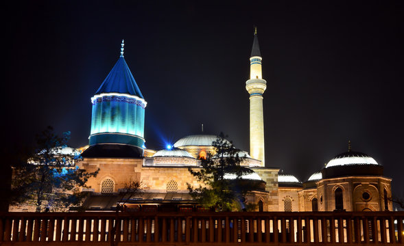 Mevalana T&uuml;rbesi