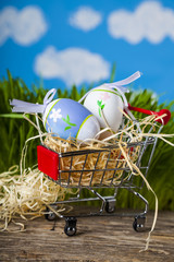 Shopping cart with Easter eggs © Elena Blokhina