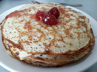 pancakes with jam