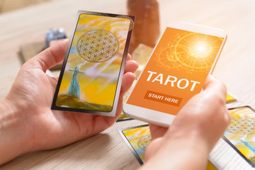 Tarot cards and mobile phone - obrazy, fototapety, plakaty