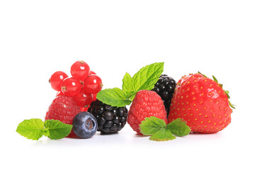 fruit rouge sur fond blanc