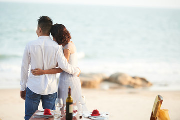 Romantic dinner © DragonImages