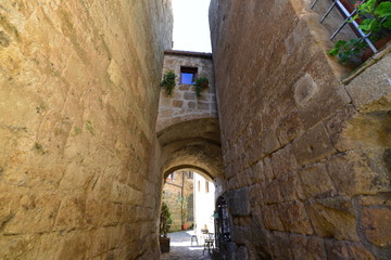 Obraz premium チヴィタ・ディ・ バニョレージョ, 天空の城