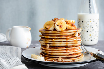 Pancakes with banana, hazelnut and caramel.