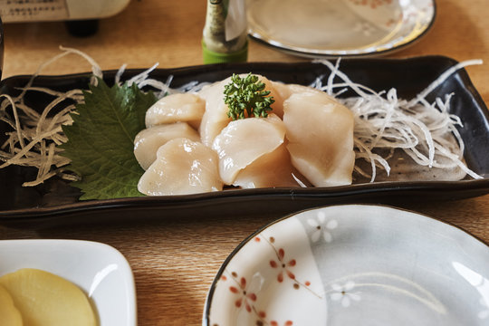 北海道　ホタテの刺し身