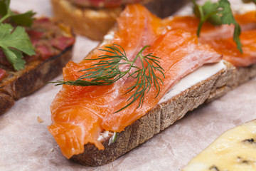 Toast with salmon and parsley