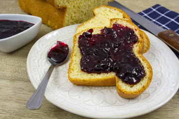 brioche et confiture