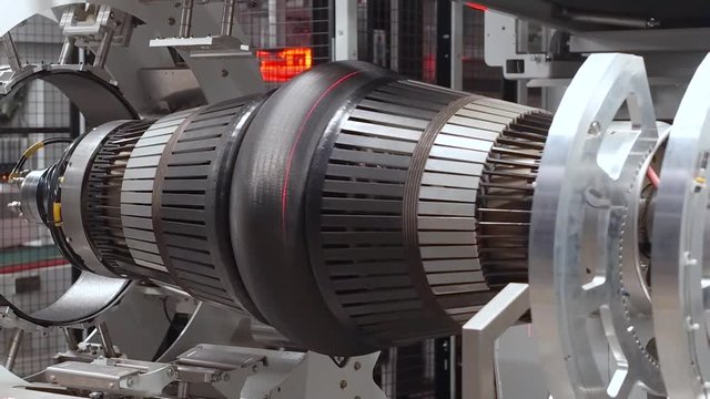 Car tires automatic building machine in process of tire forming