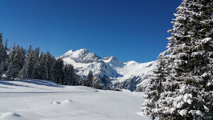 Obraz premium Winter am Oeschinensee