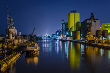Hafen in Hamm Westfalen bei Nacht, Ruhrgebiet, NRW - obrazy, fototapety, plakaty