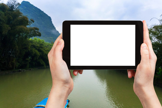 tourist photograps river in Yangshuo county