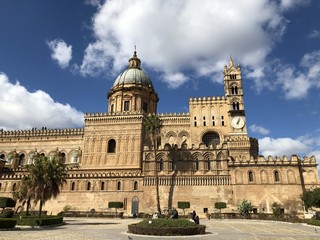 Fototapeta na wymiar Palermo - la Cattedrale