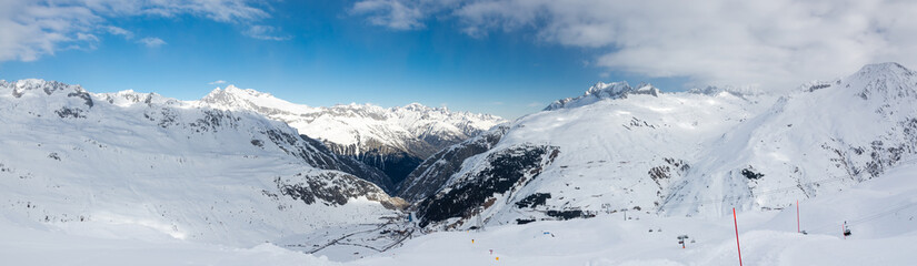 Fototapeta na wymiar Beautiful view on snowy Alps from Gemsstock peak, Switzerland