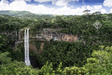 Fototapeta na wymiar Dramatic waterfall of Chamarel in the national park inland of Mauritius Island