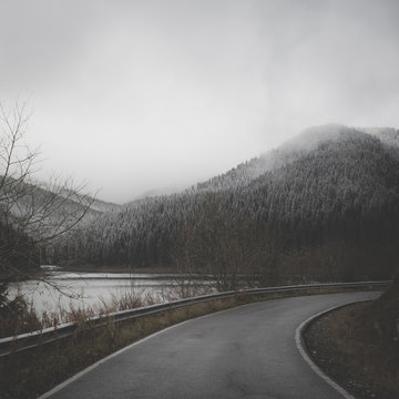 low-fi looking winter scene with depressing atmosphere