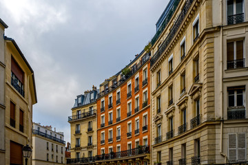 Fototapeta na wymiar Paris in winter buildings in Montmartre
