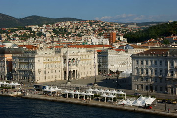 Fototapeta na wymiar Trieste dal Mare