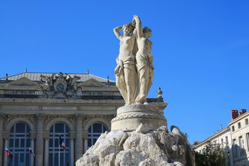 Fototapeta na wymiar Place de la Comédie et fontaine des trois graces, Hérault, Occitanie, France