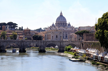 Fototapeta premium Saint Peter's basilica and Saint Angelo bridge in Rome, Italy