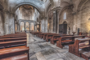 Obraz premium The interior of the Basilica of Saint Nicholas in Bari