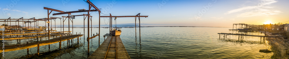 1000_F_192557405_r4eBgmgu2ooXJWrFbuRJzH7r2hxwJ0X0.jpg