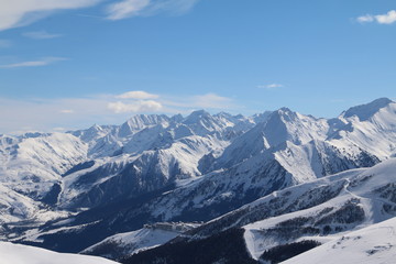 Fototapeta na wymiar Montagnes des Pyrénées 