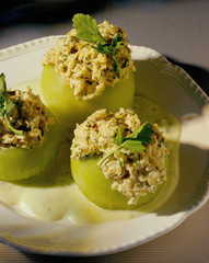Gefüllter Kohlrabi mit einem Kohlrabi-Kräuter-Risotto