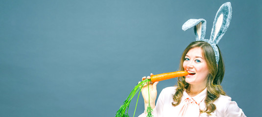 Frohe Ostern( Frau mit Osterhasen Ohren)