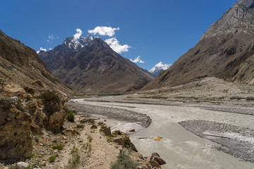 Fototapeta premium K2 trekking trail terrain, Karakoram range, Pakistan