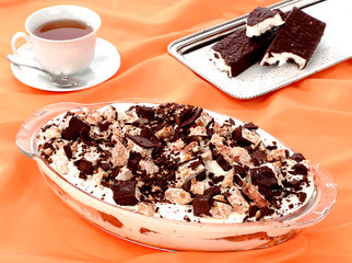 Torta con torrone al cioccolato