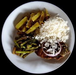 Fish with green beans and rice