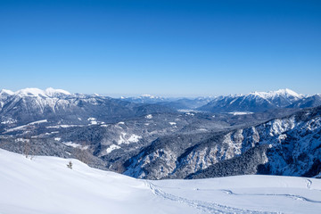 Fototapeta premium Winterpanorama über die bayrischen Alpen