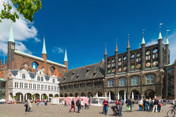 Lübecker Rathaus und Markt - 2080