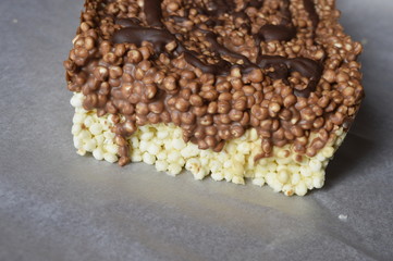 Homemade chocolate bars with expanded millet gruel in three colors