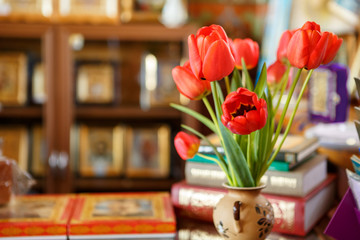 Naklejka na ściany i meble tulips in a vase