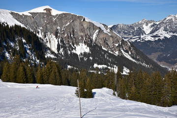 Fototapeta na wymiar Piste de ski à Lenk dans l'Oberland bernois en Suisse