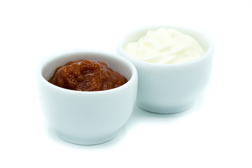 Ketchup Mayo mayonaise mayonnaise isoliert freigestellt auf weißen Hintergrund, Freisteller
