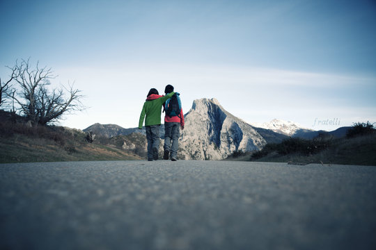  dos amigos en la monta&ntilde;a