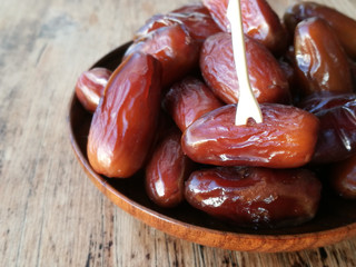 Dates in a wooden plate