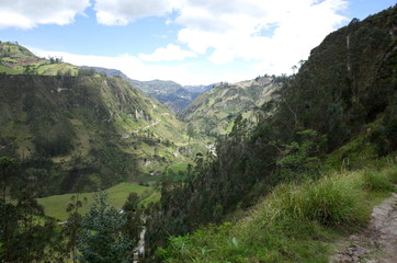 Fototapeta na wymiar A spectacular view of the Ecuadorian Andes hiking the Quilotoa Loop