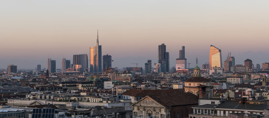 Obraz premium Milan skyline, panoramic view at sunset.