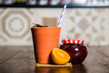 Caneca de barro Drink